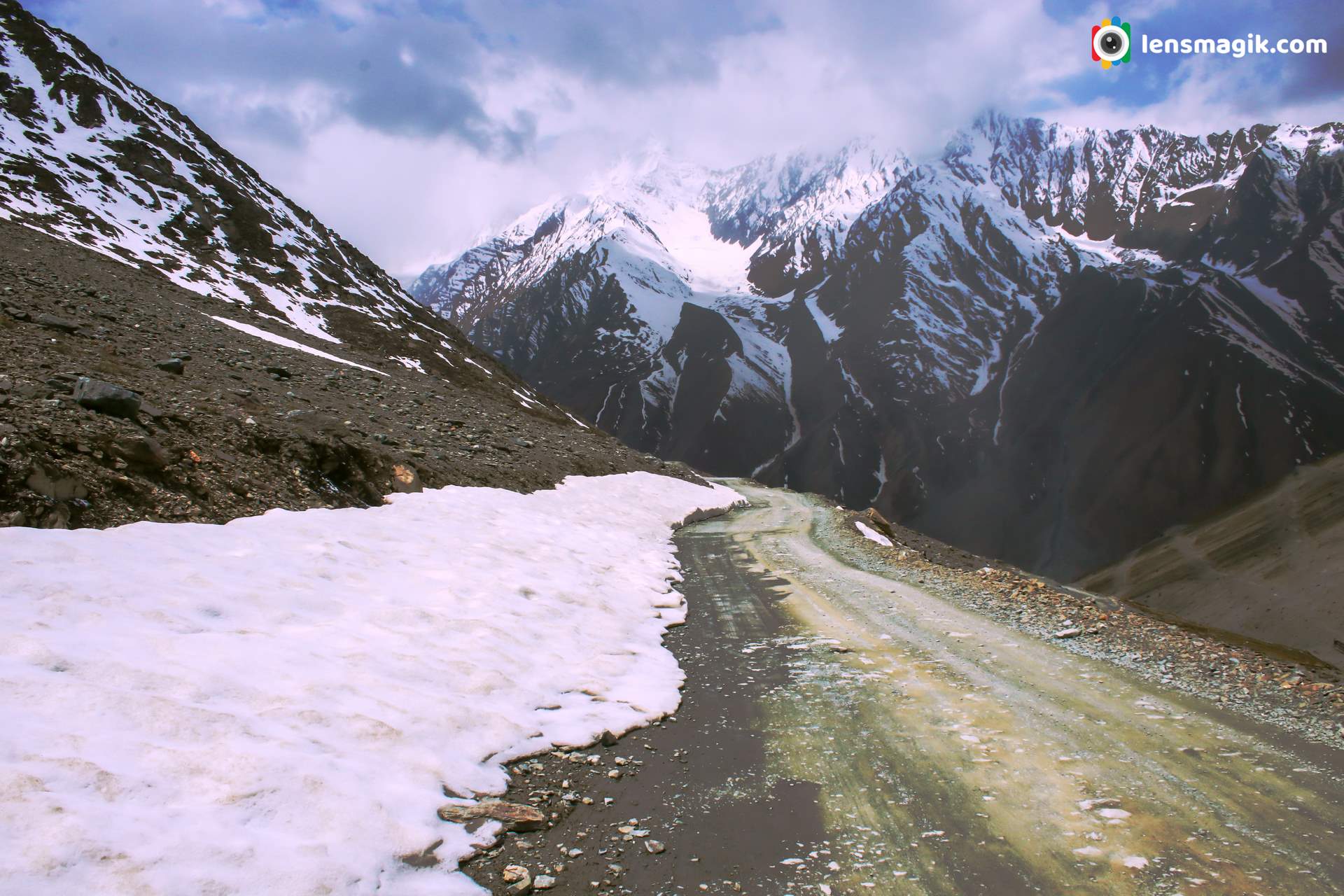 Kumzum pass in May